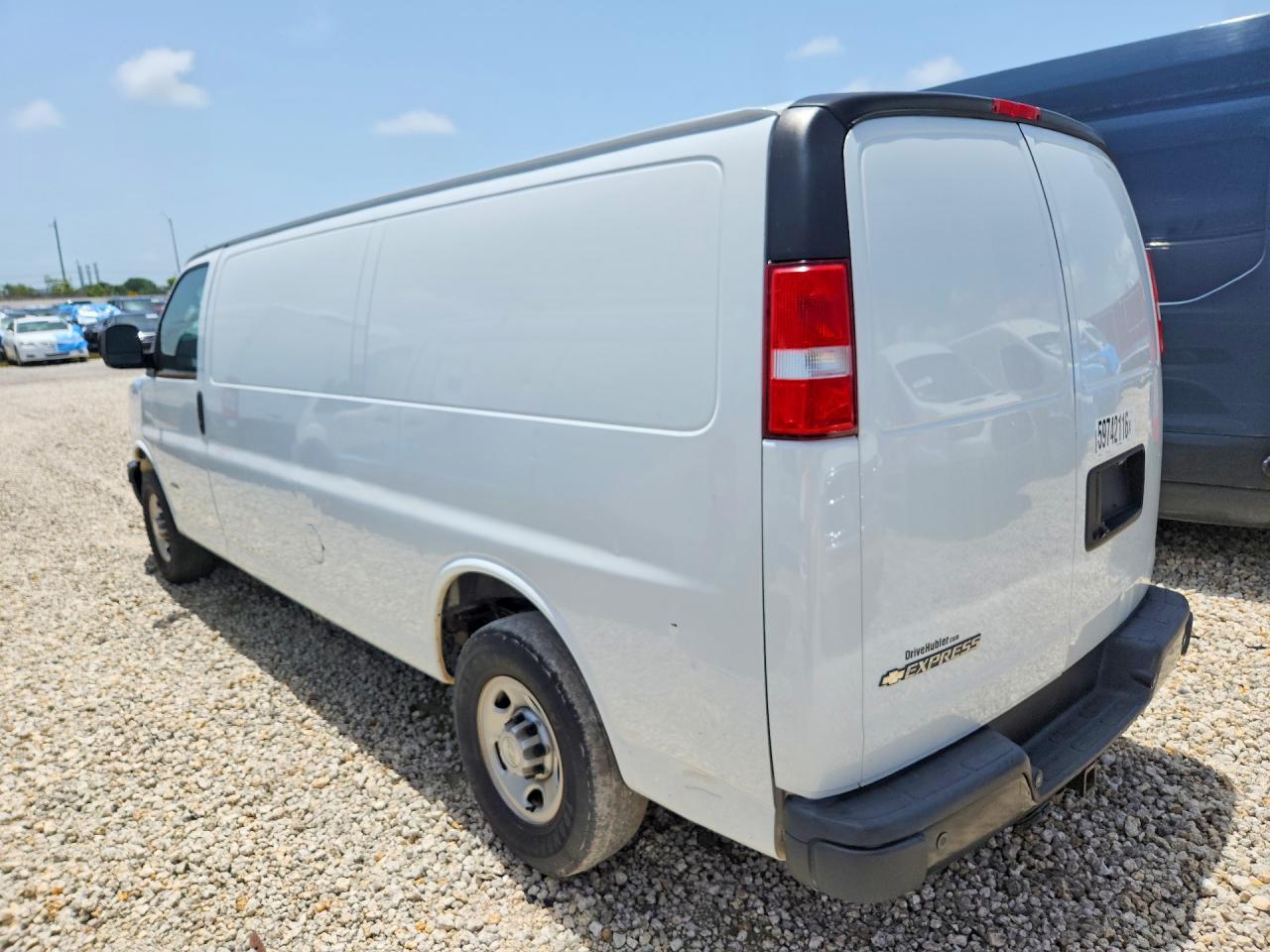 2021 Chevrolet Express G3500 - Фото 2