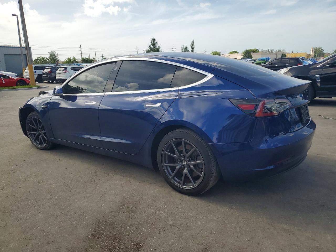 2019 Tesla Model 3 - Фото 2