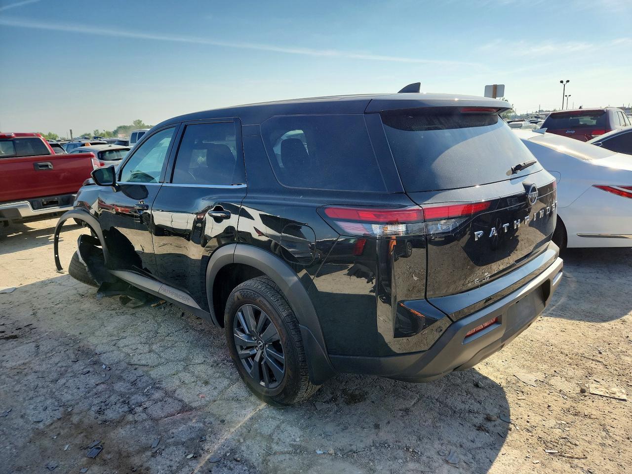 2023 Nissan Pathfinder S - Image 2