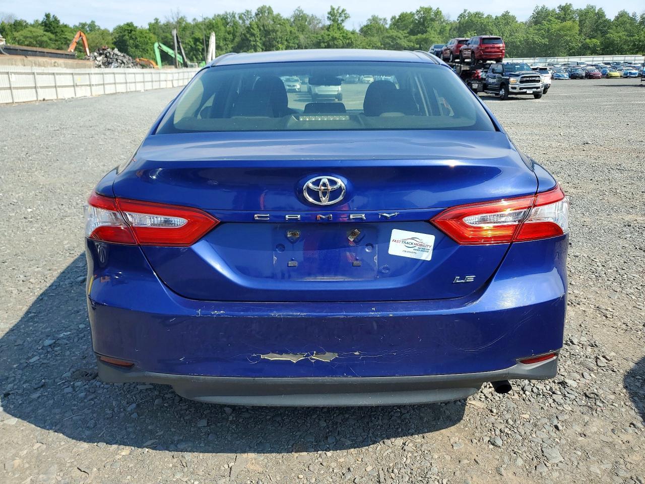 2018 Toyota Camry Le - Фото 6