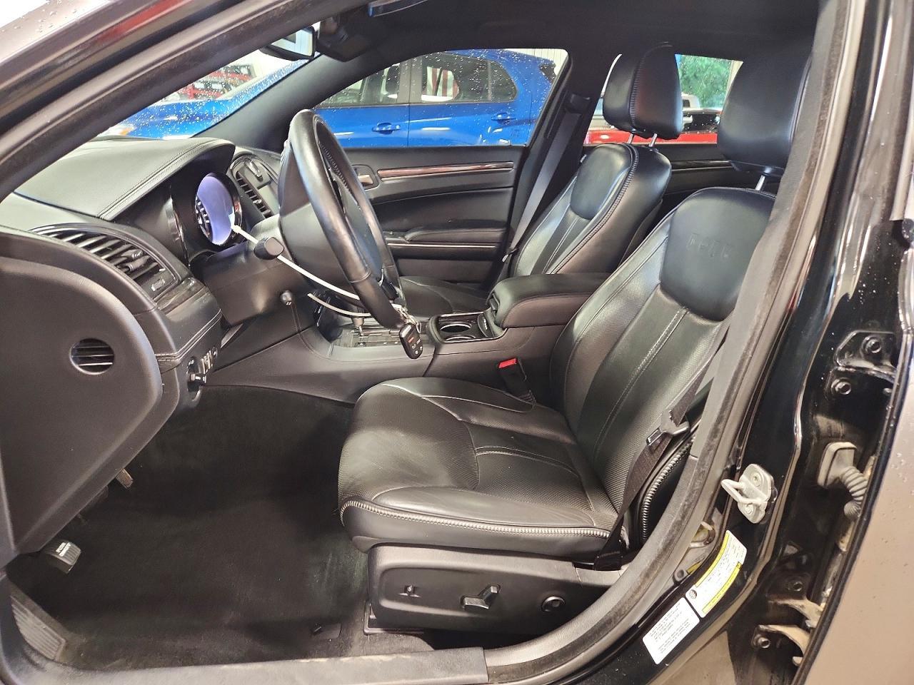 2013 Chrysler 300C - Фото 7