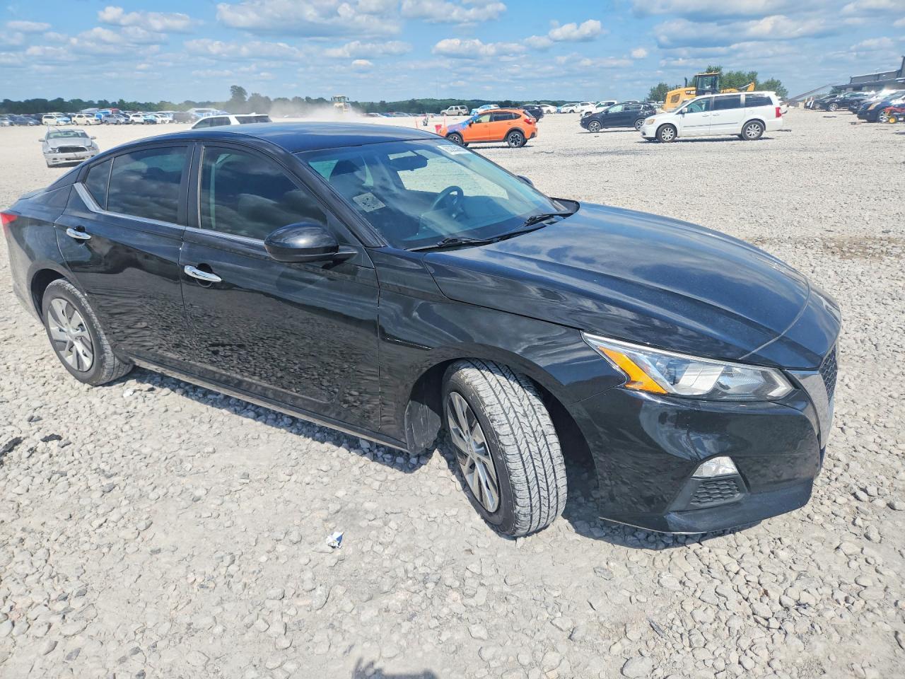 2019 Nissan Altima S - Фото 4
