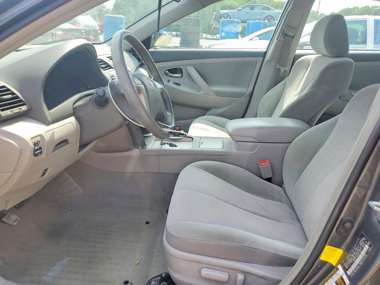 2011 Toyota Camry Le - Фото 7