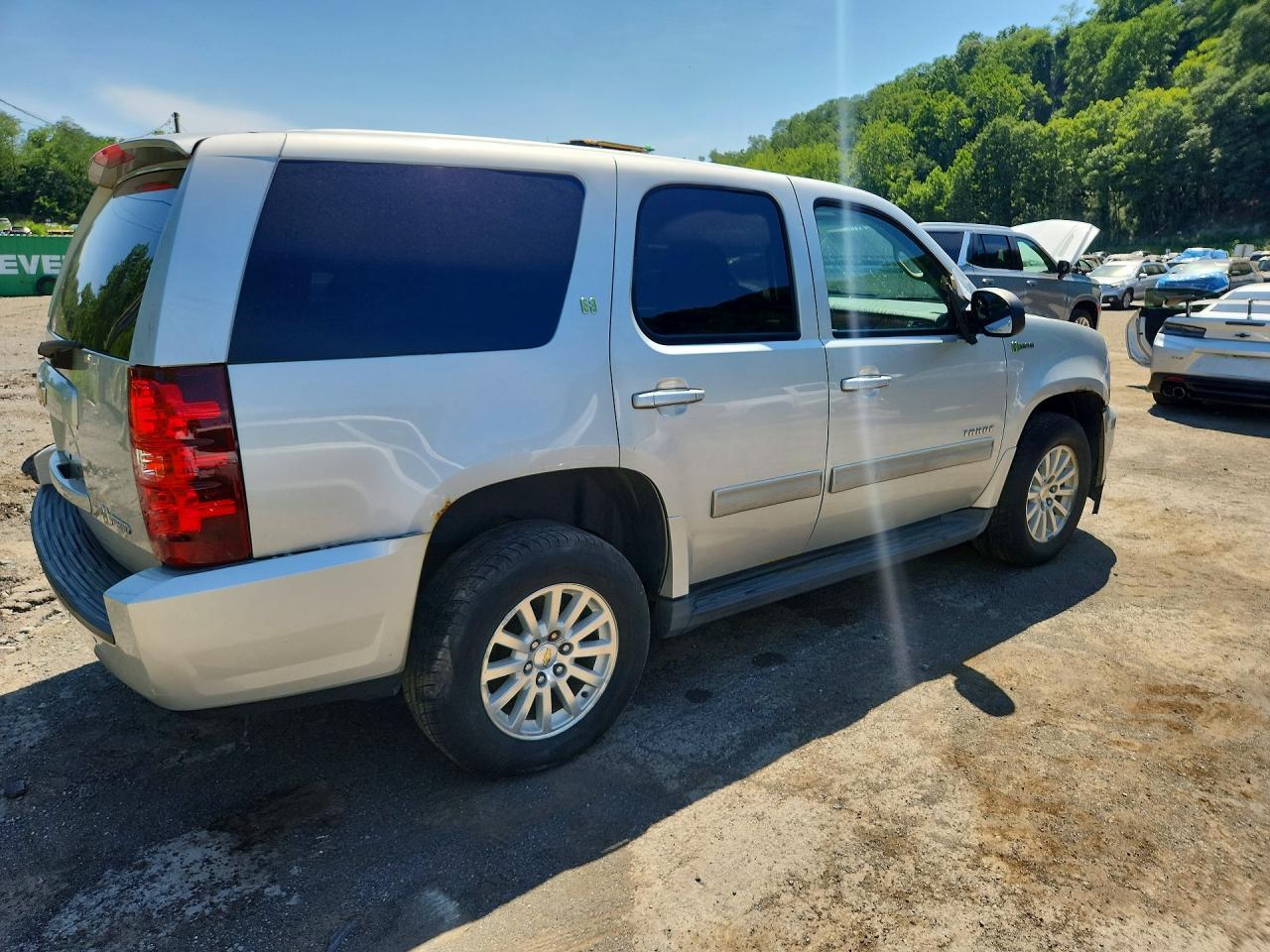 2011 Chevrolet Tahoe Hybrid - Image 3