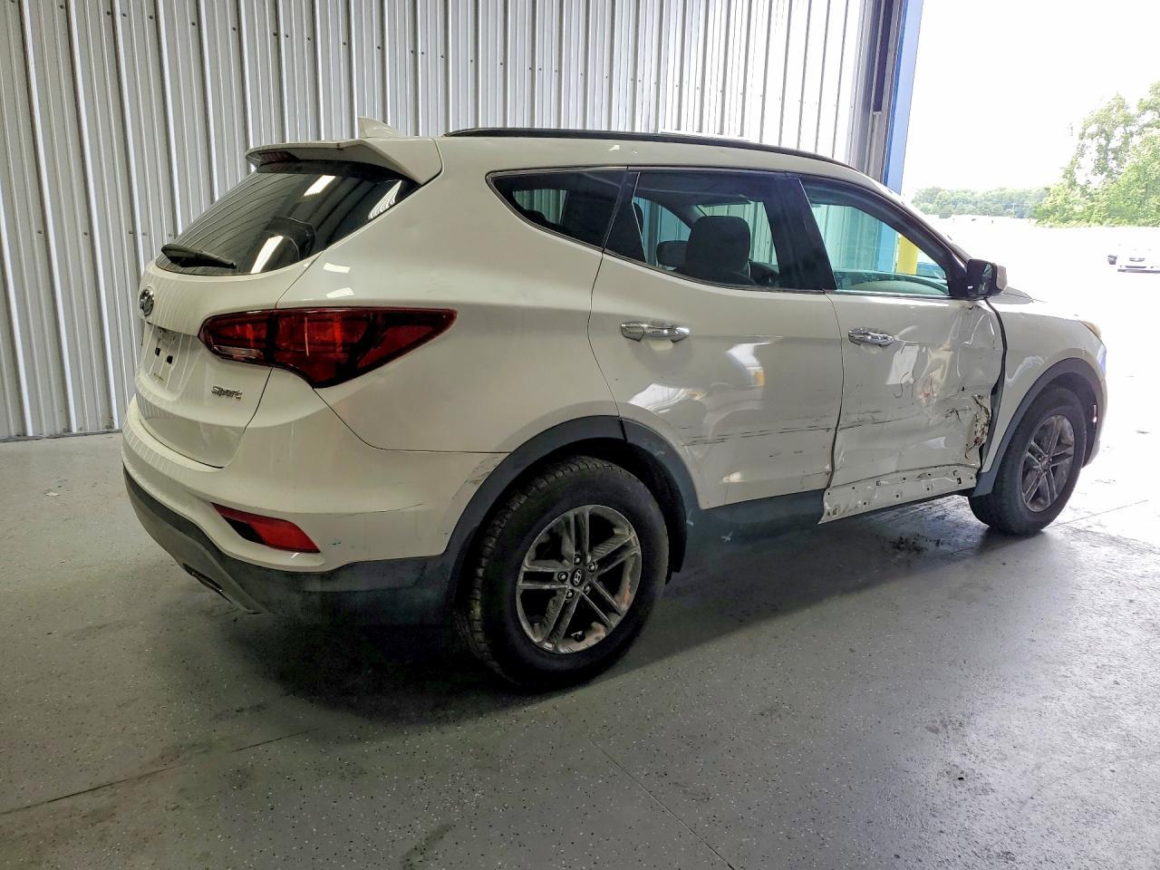 2017 Hyundai Santa Fe Sport 2.4L - Image 3