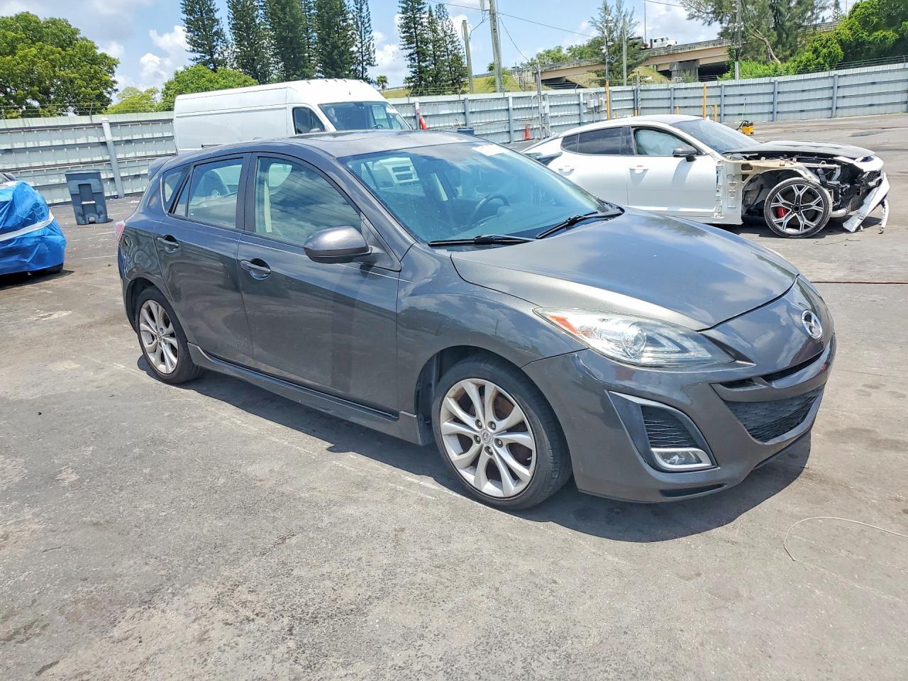 2011 Mazda 3 S - Image 4
