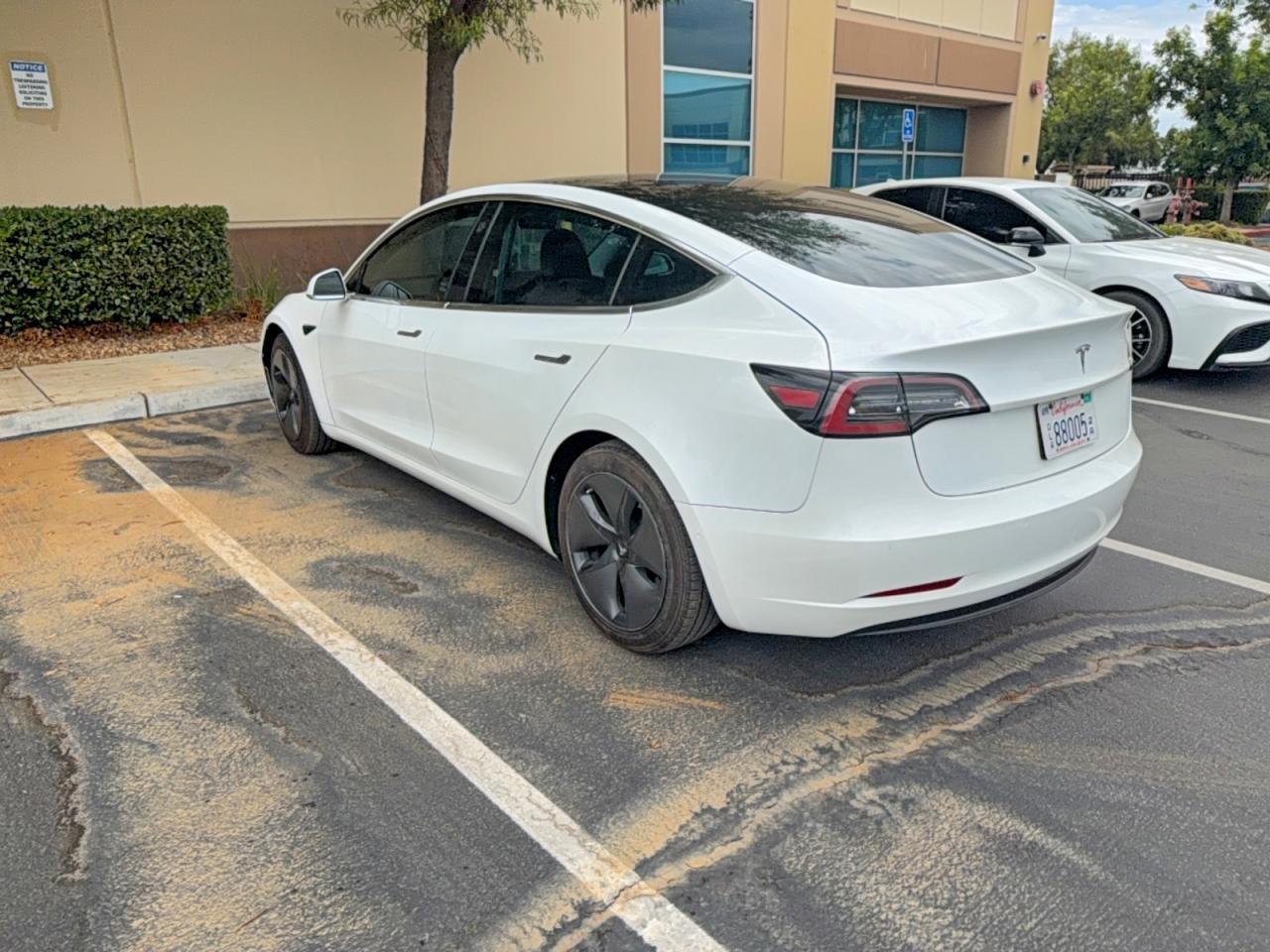 2020 Tesla Model 3 - Image 3