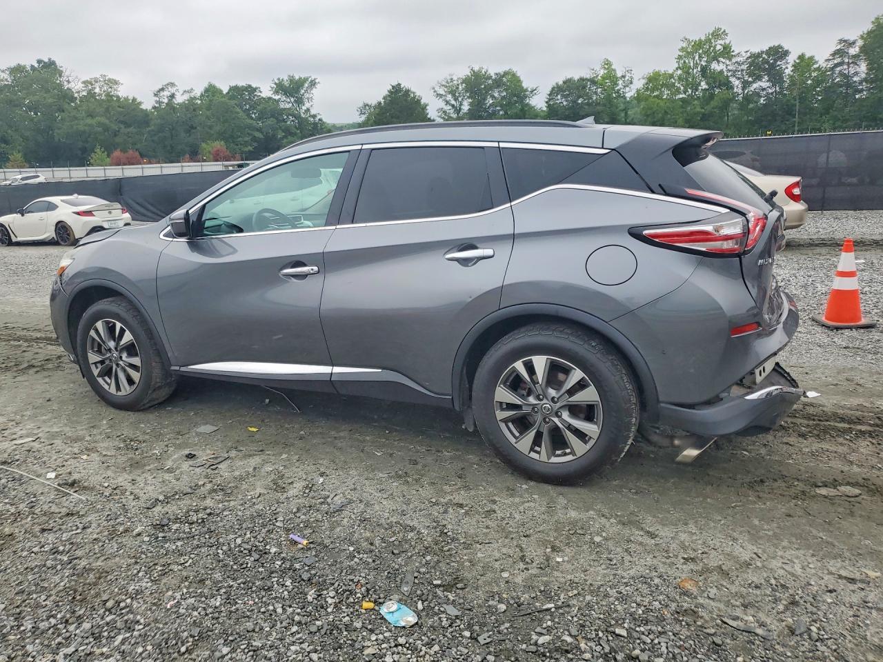 2015 Nissan Murano Sv - Image 2