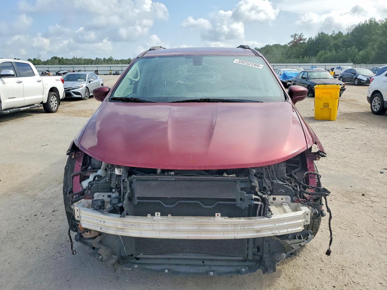 2017 Chrysler Pacifica Touring L - Image 5