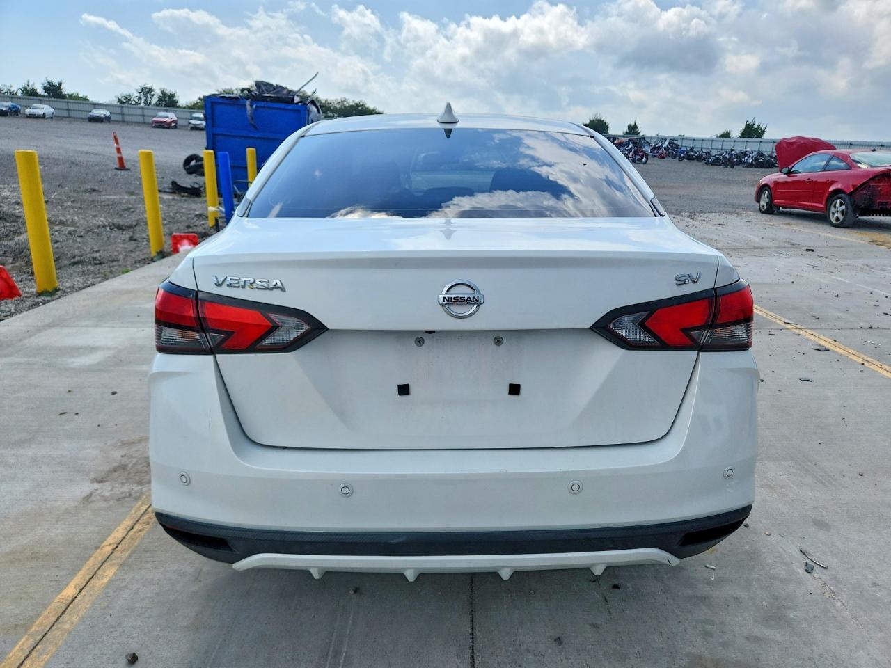 2021 Nissan Versa Sv - Image 6