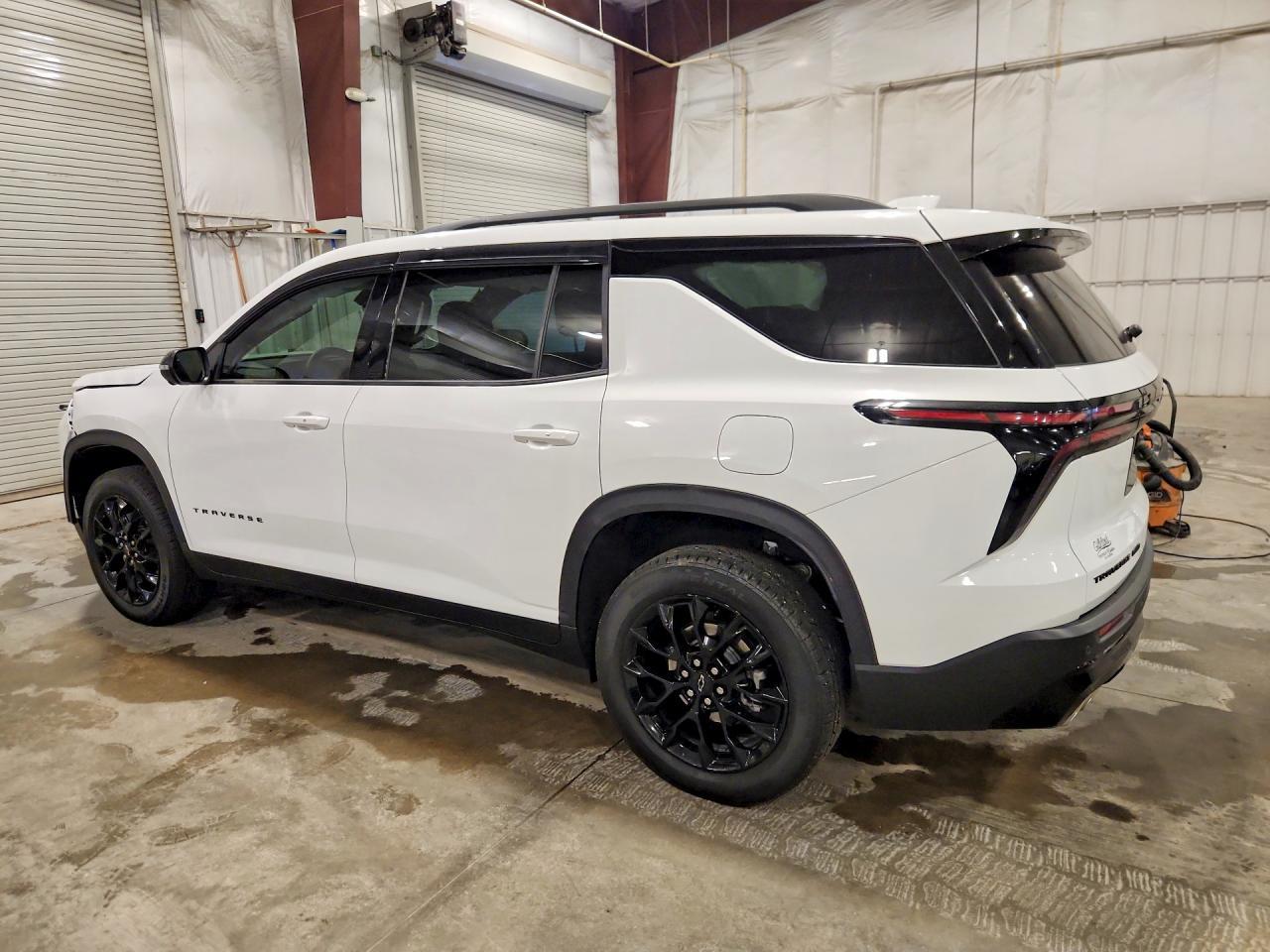 2024 Chevrolet Traverse Lt - Фото 2