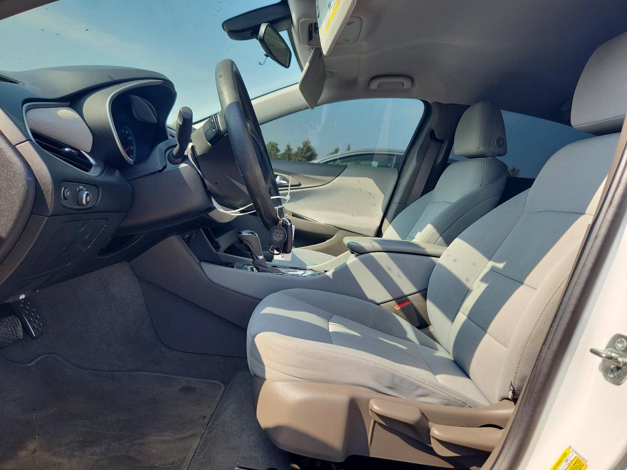 2016 Chevrolet Malibu L - Image 7