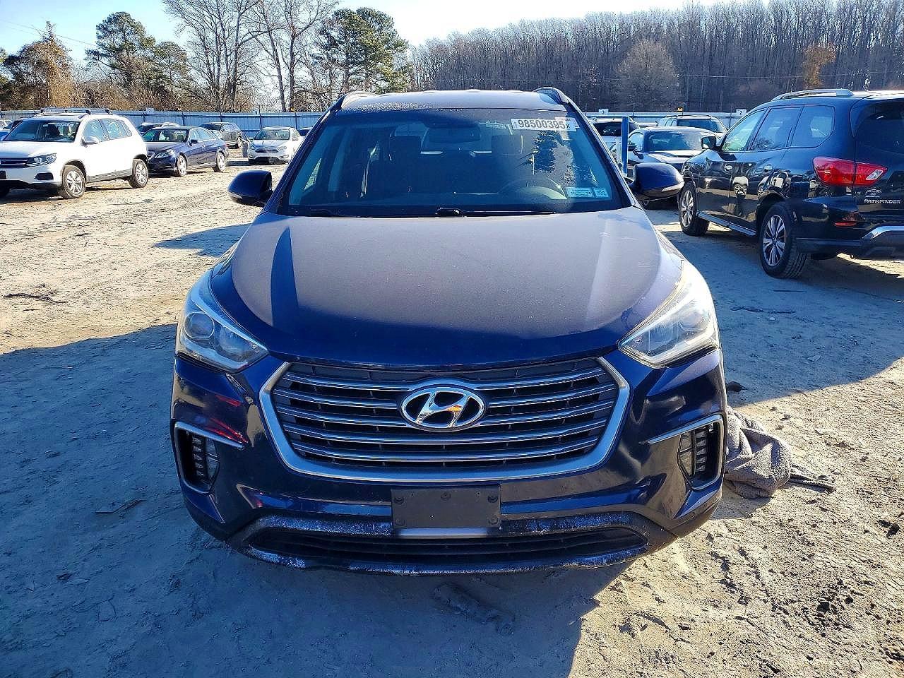 2017 Hyundai Santa Fe Se - Image 5