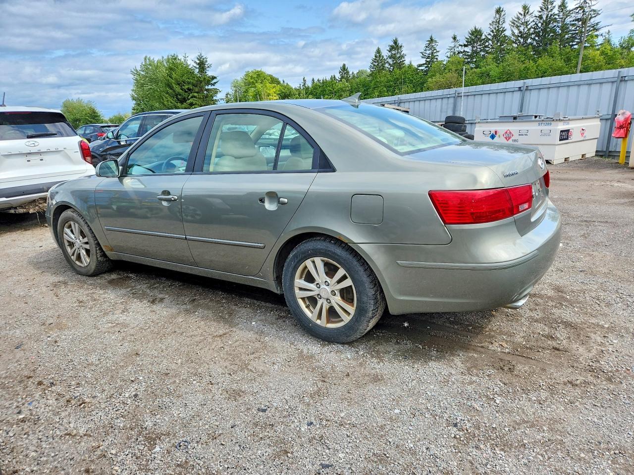2009 Hyundai Sonata Gls - Image 2
