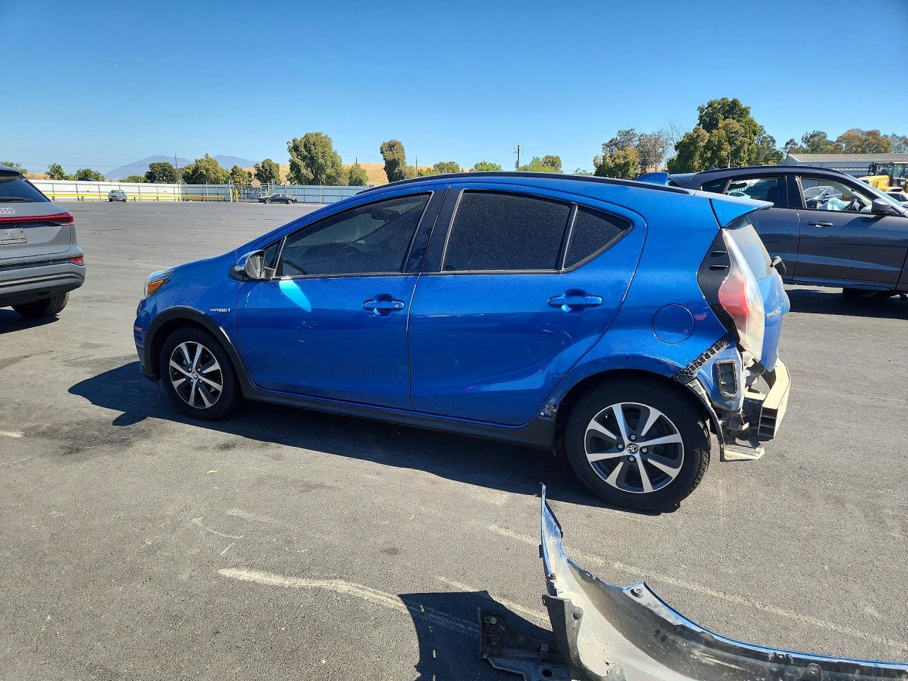 2018 Toyota Prius C - Image 2