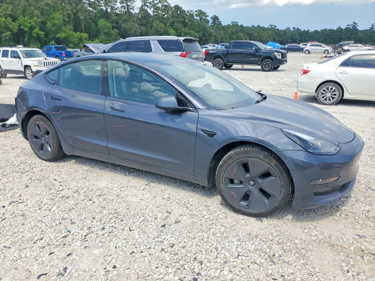 2023 Tesla Model 3 - Фото 4