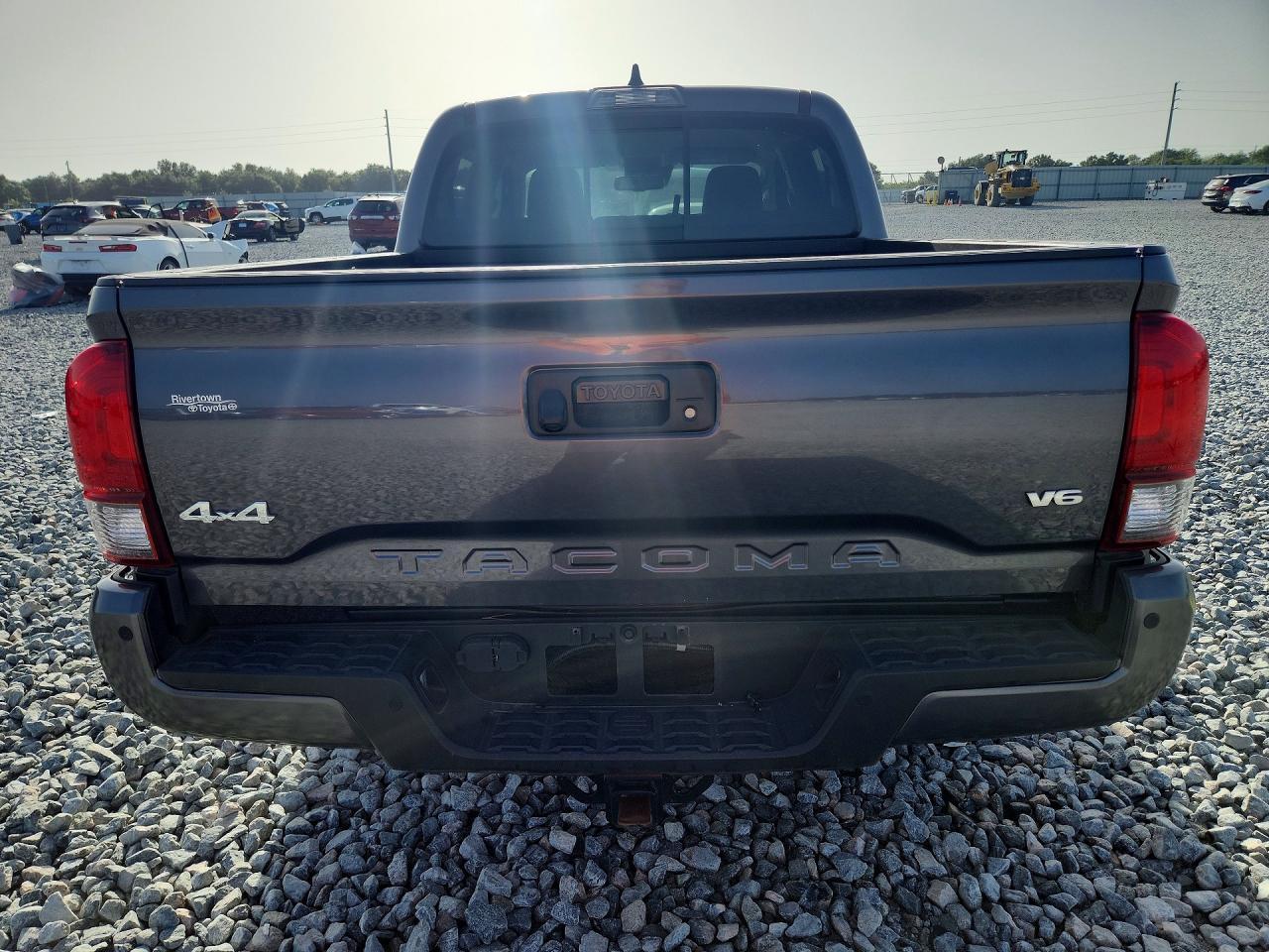 2023 Toyota Tacoma Sr5 V6 - Image 6