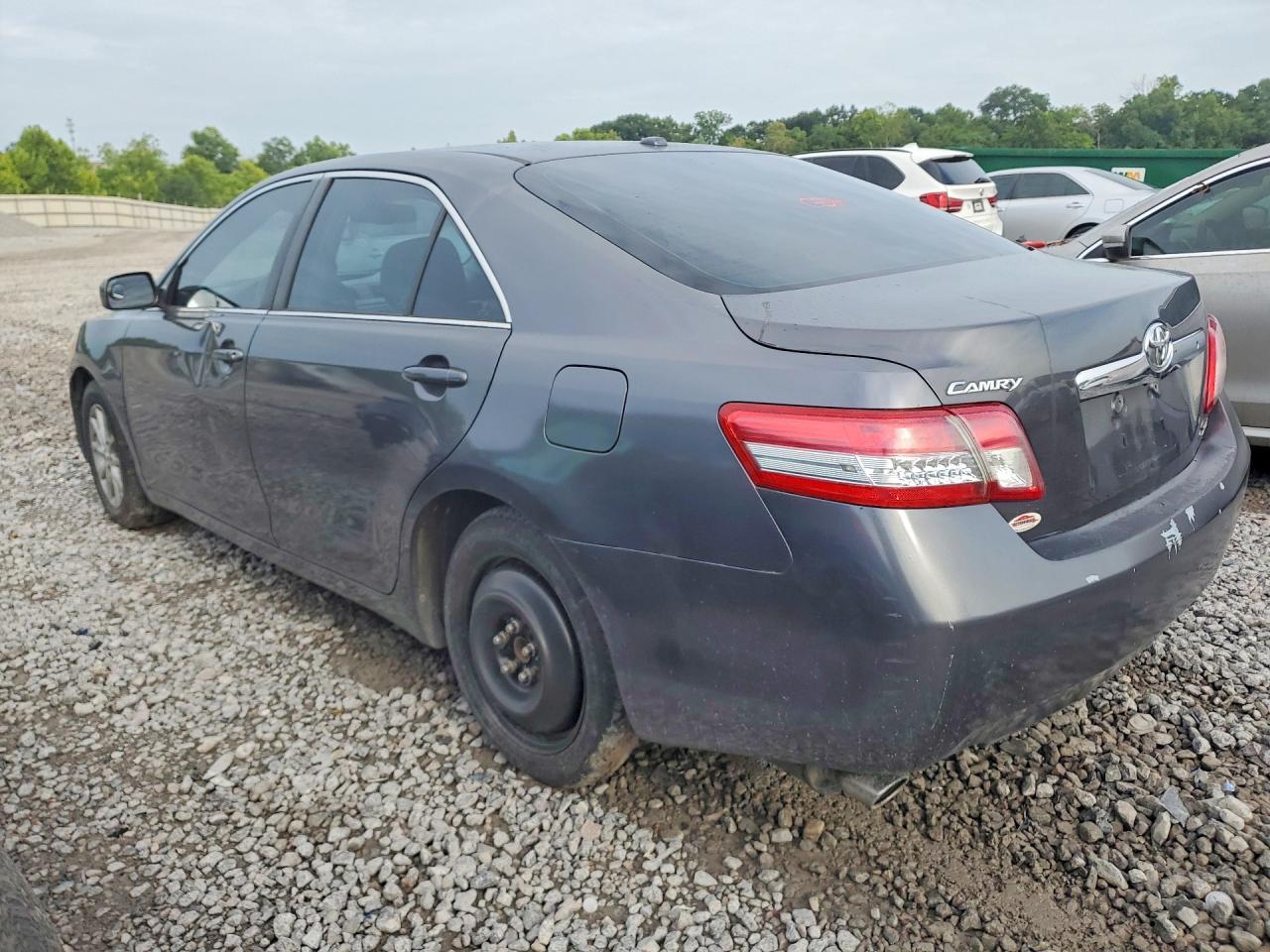 2010 Toyota Camry Xle V6 - Фото 2