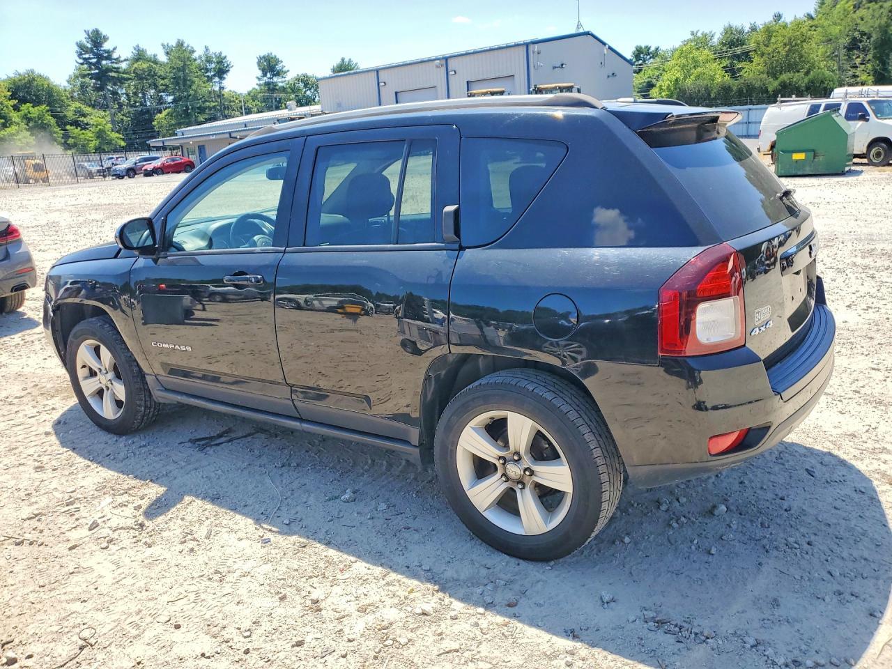 2017 Jeep Compass Latitude - Image 2