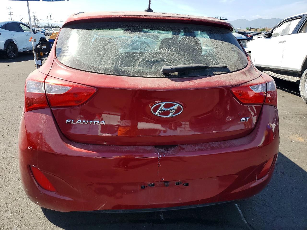 2017 Hyundai Elantra Gt Base - Фото 6