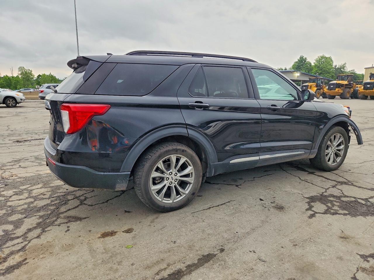 2021 Ford Explorer Xlt - Image 3