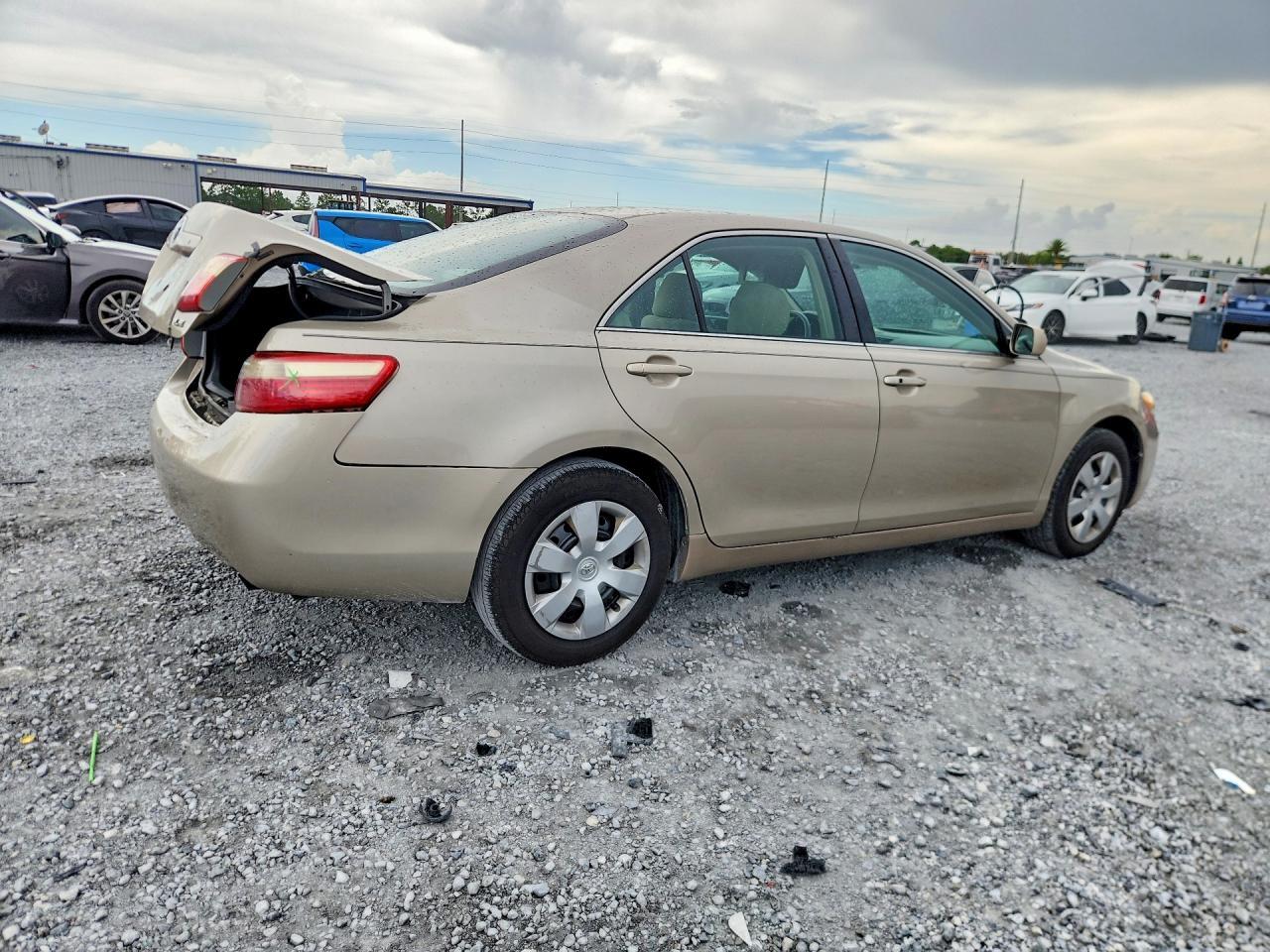 2009 Toyota Camry Base - Фото 3