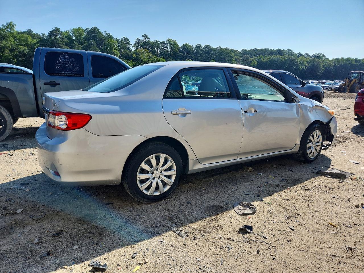 2012 Toyota Corolla Le - Фото 3