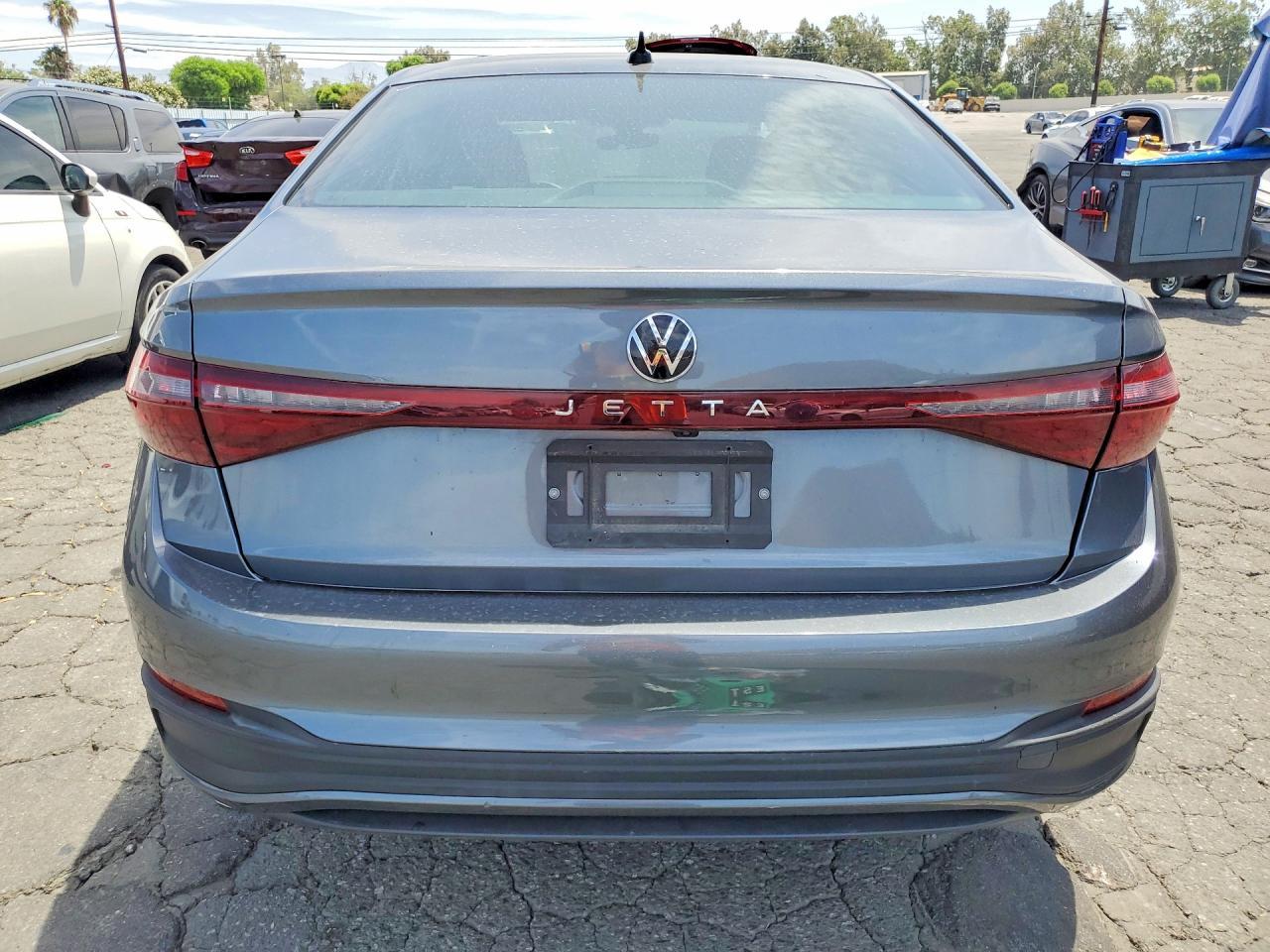 2025 Volkswagen Jetta Sport - Image 6