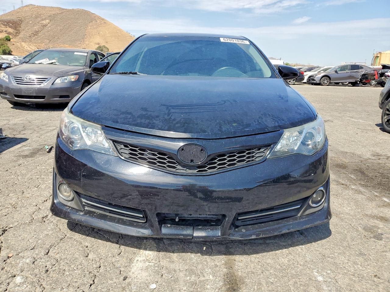 2014 Toyota Camry Se - Image 5