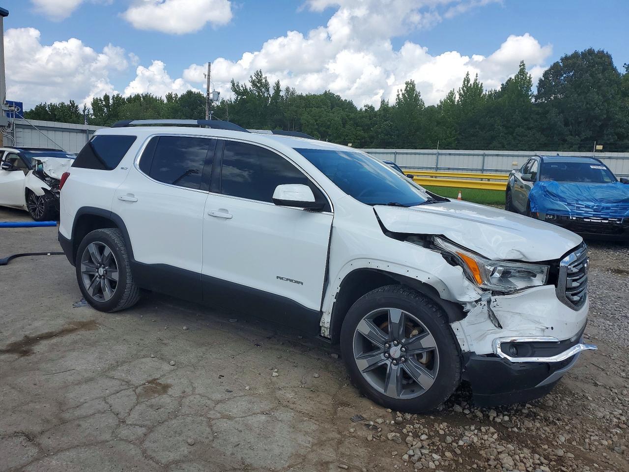 2017 GMC Acadia Slt-2 - Image 4