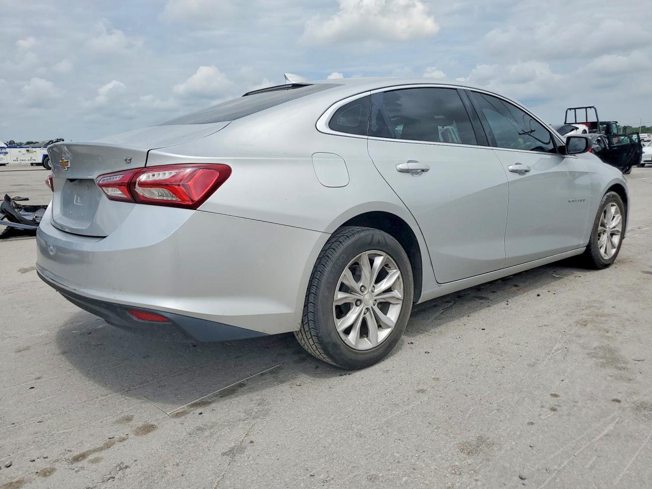 2019 Chevrolet Malibu Lt - Image 3