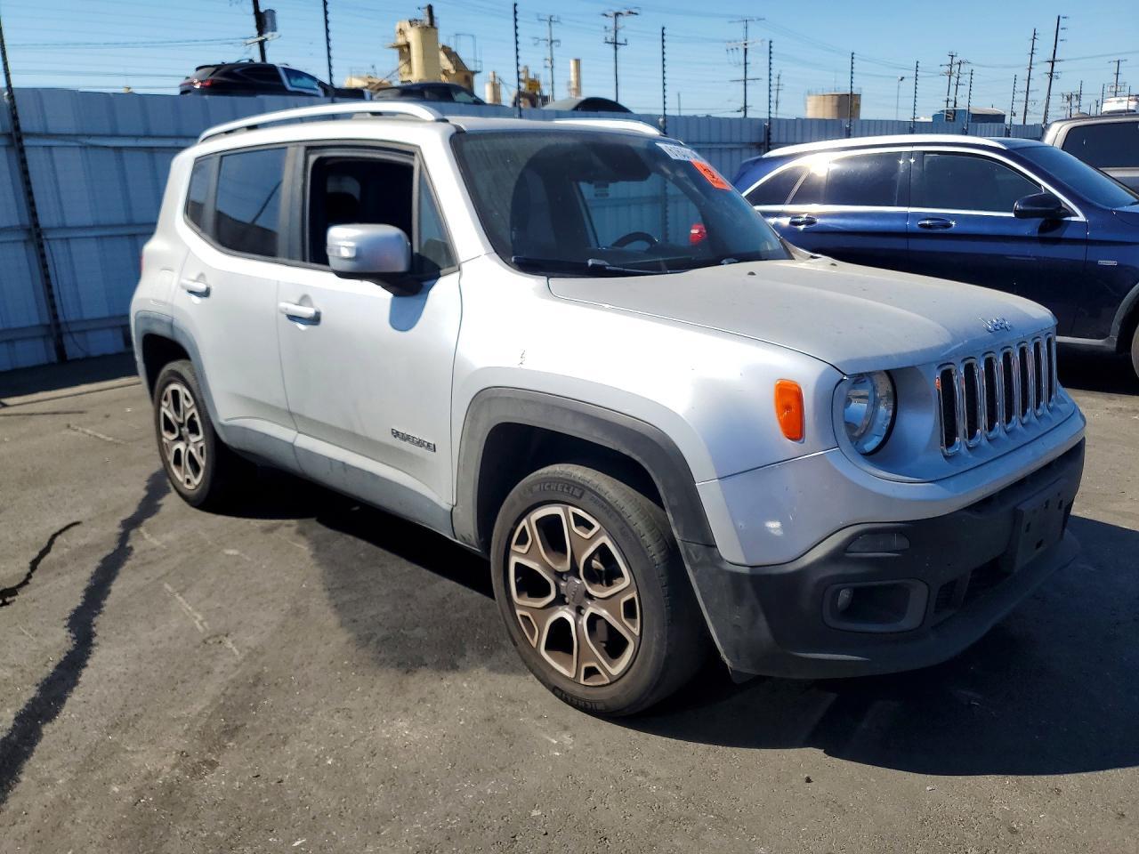 2016 Jeep Renegade Limited - Image 4