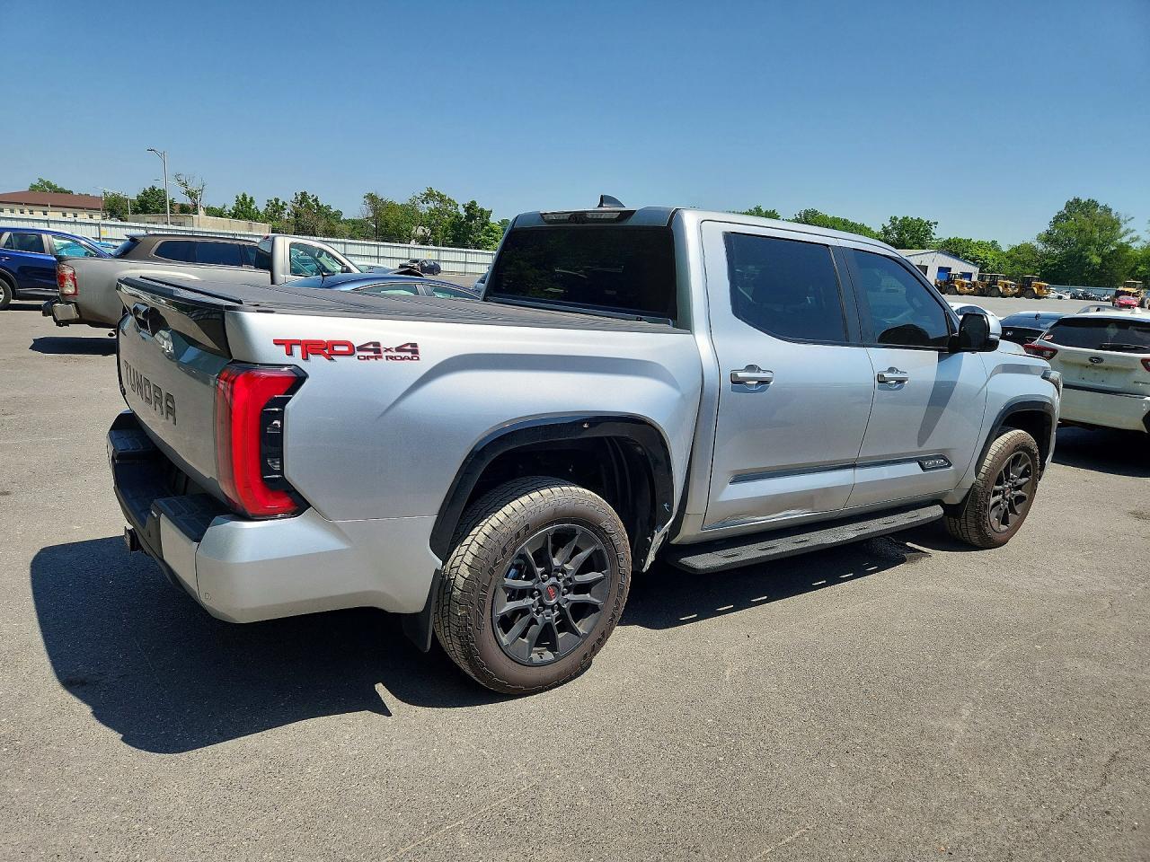2024 Toyota Tundra Platinum - Фото 3