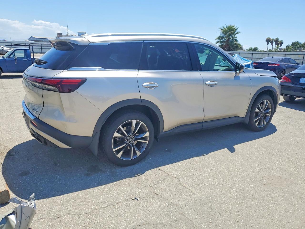 2023 Infiniti Qx60 Luxe - Image 3