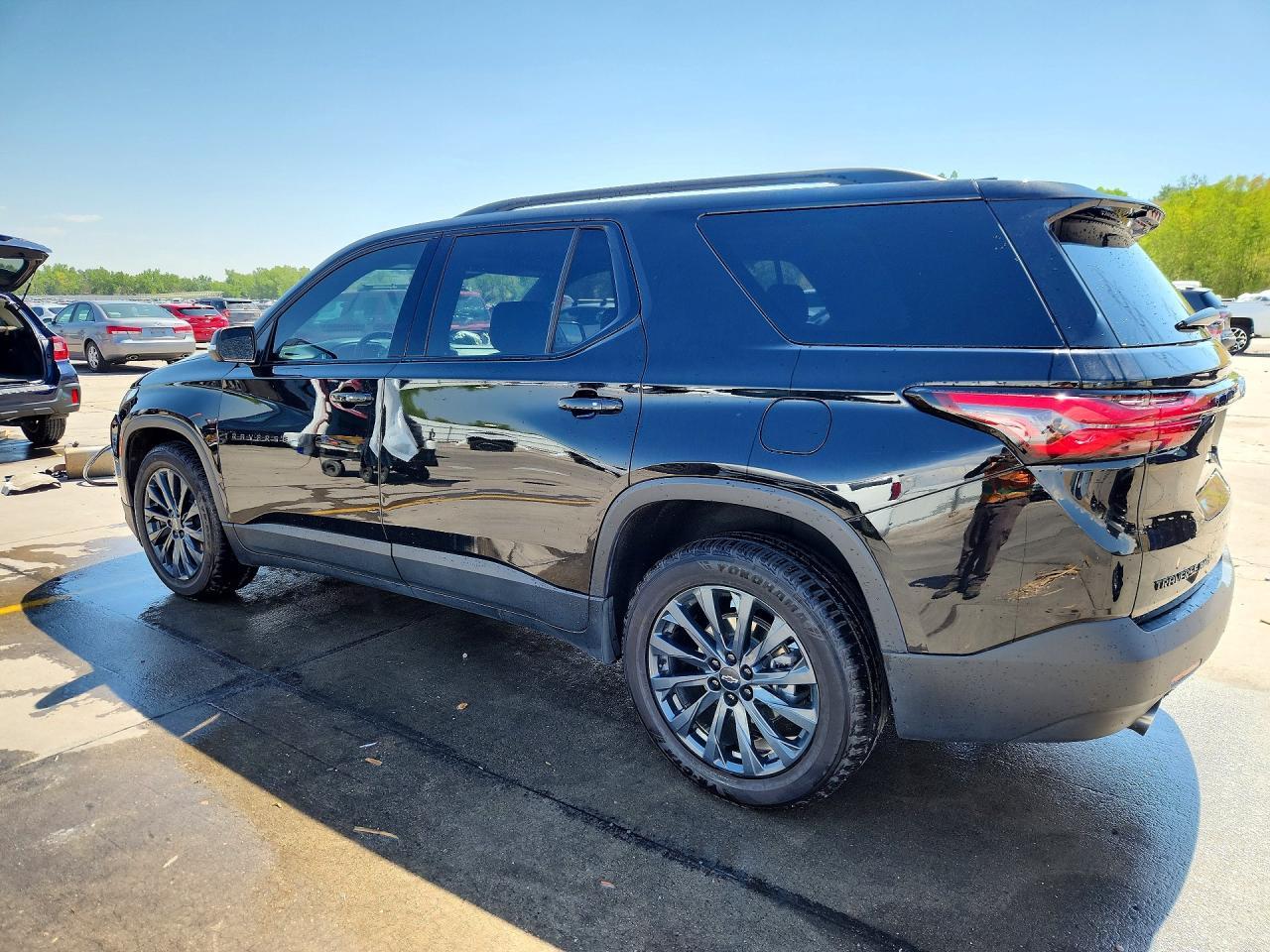 2023 Chevrolet Traverse Rs - Image 2