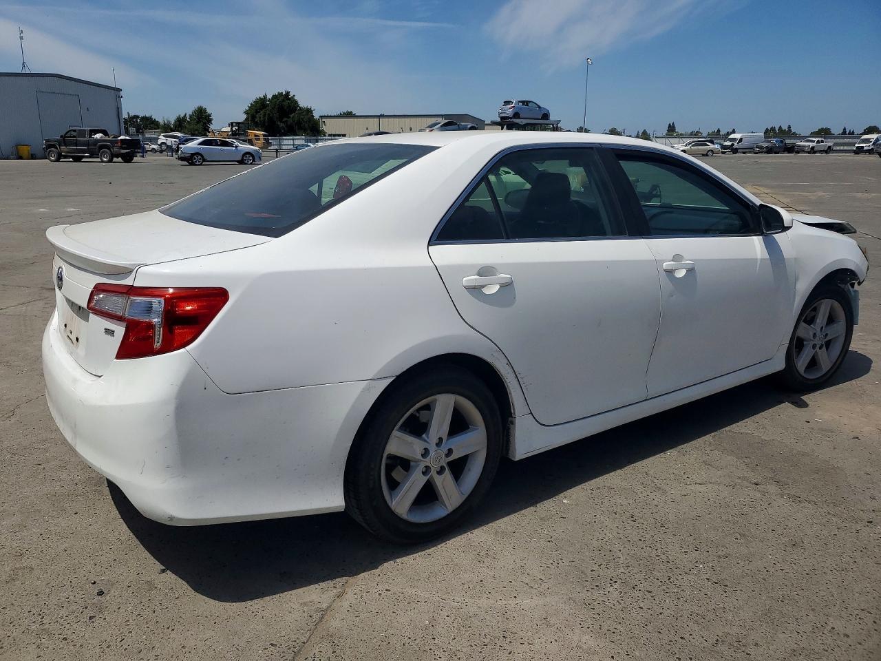 2012 Toyota Camry Se - Фото 3