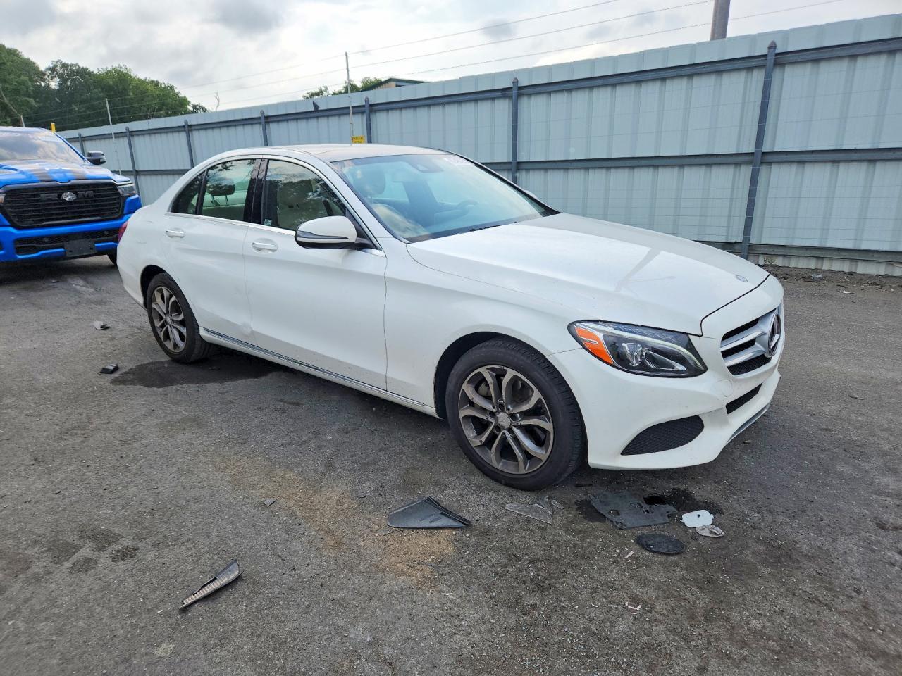 2016 Mercedes-Benz C 300 4Matic - Image 4