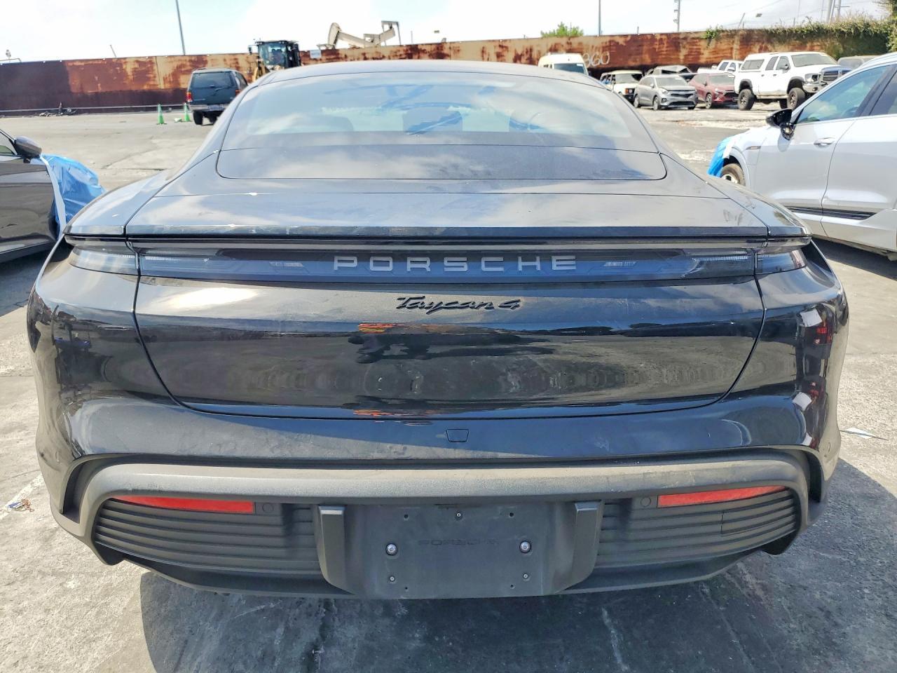 2025 Porsche Taycan Base - Фото 6