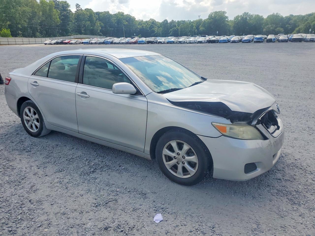 2011 Toyota Camry Le - Фото 4