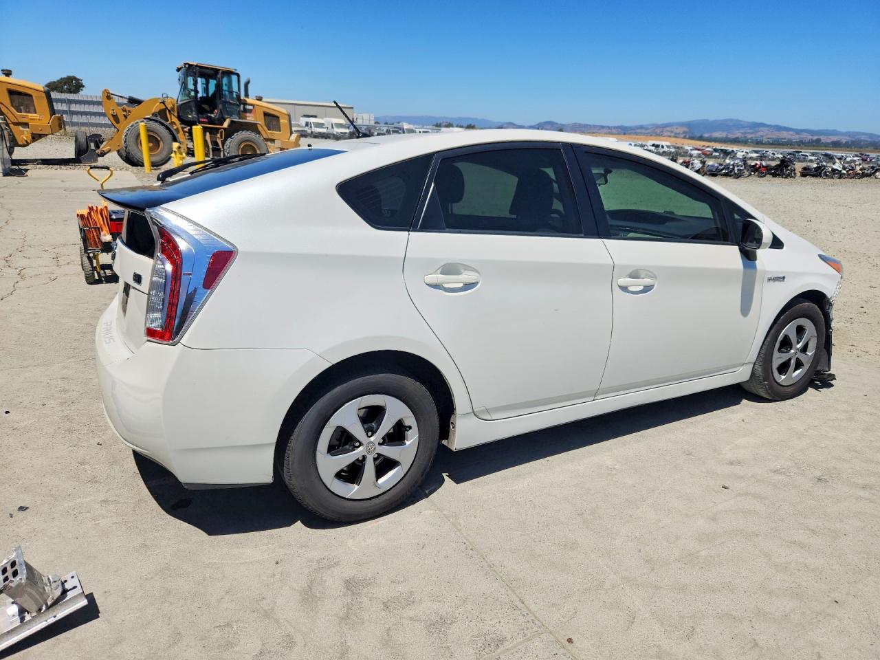 2015 Toyota Prius Two - Фото 3