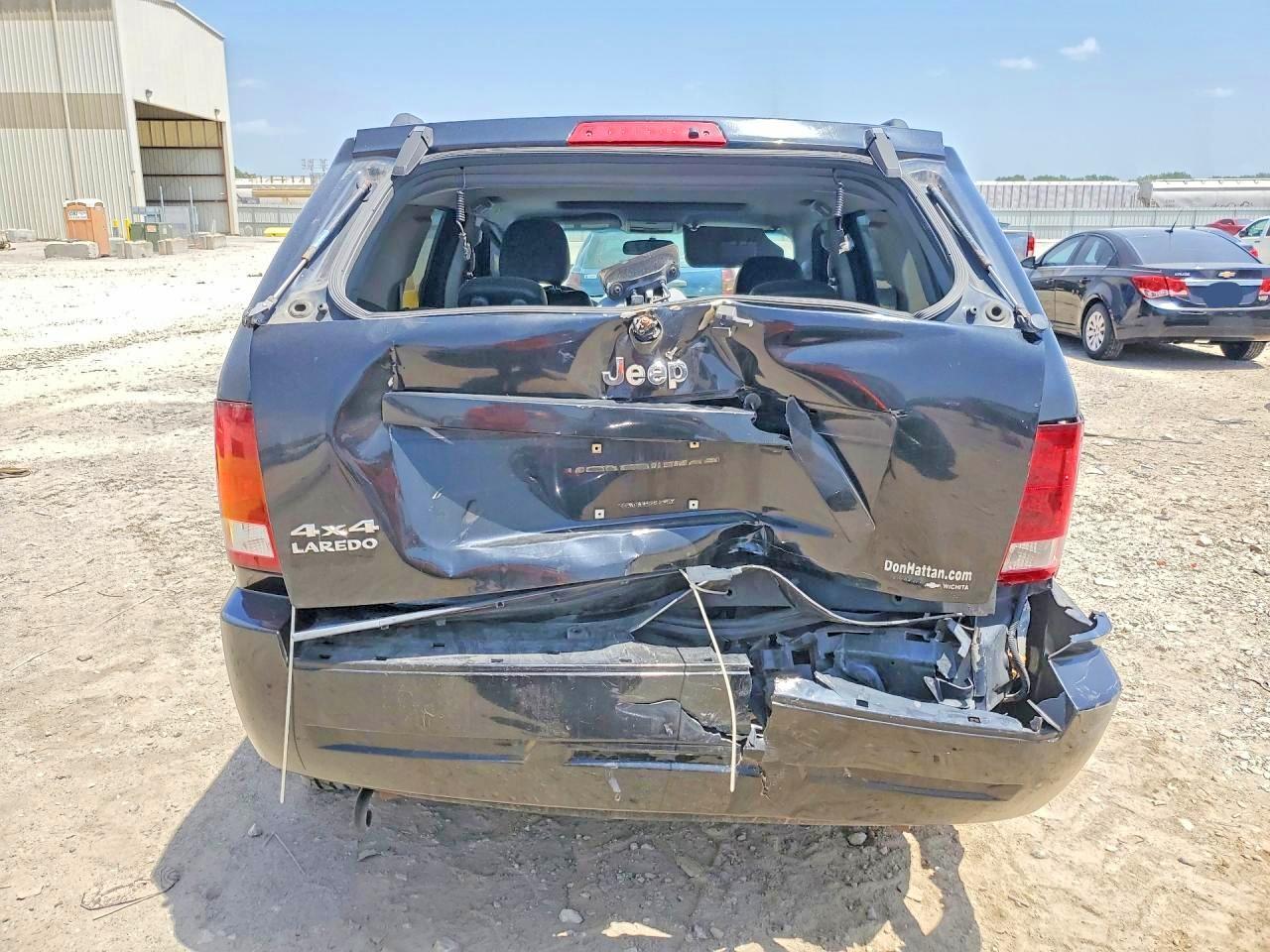 2006 Jeep Grand Cherokee Laredo - Image 6