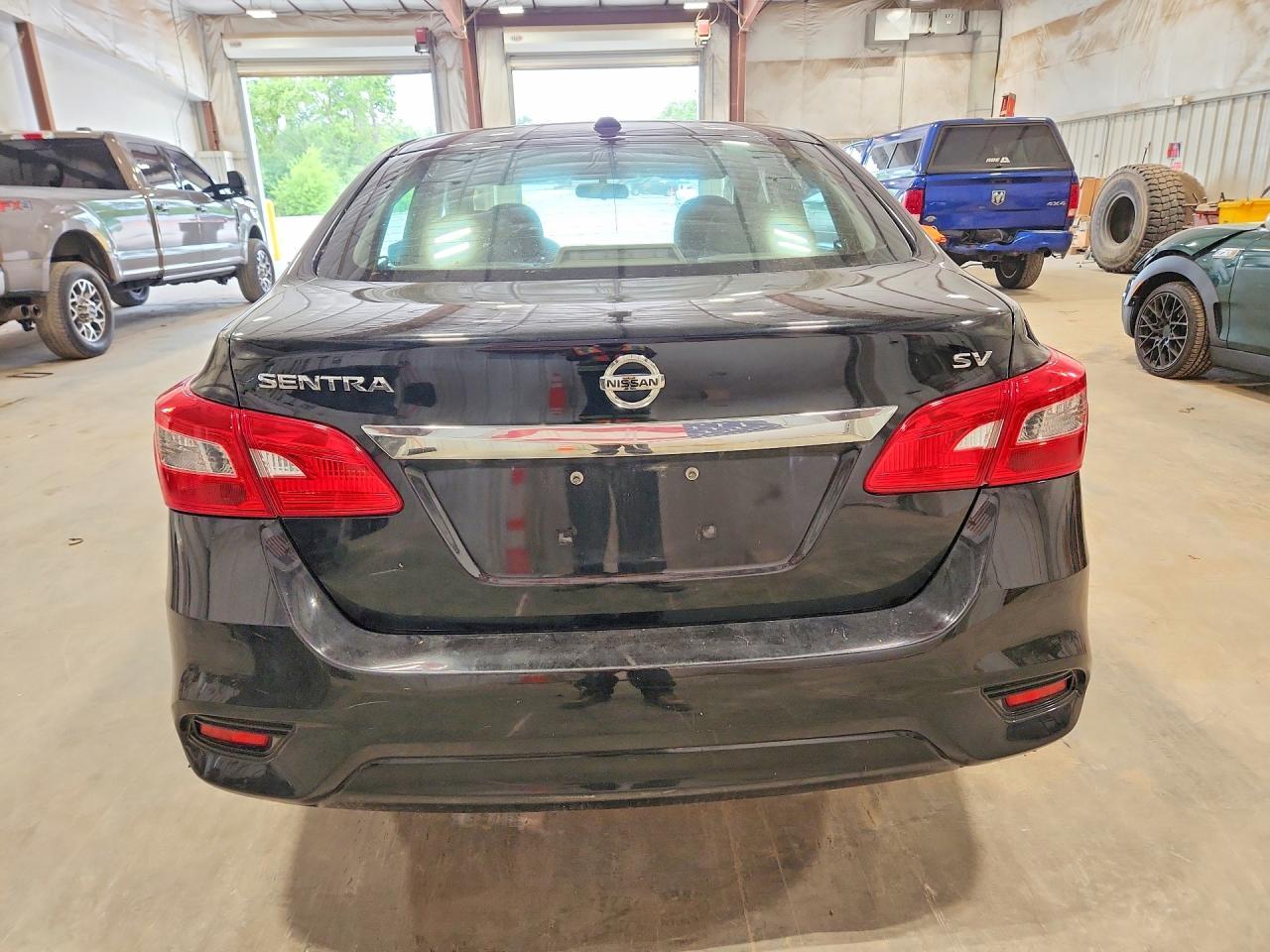 2018 Nissan Sentra S - Фото 6