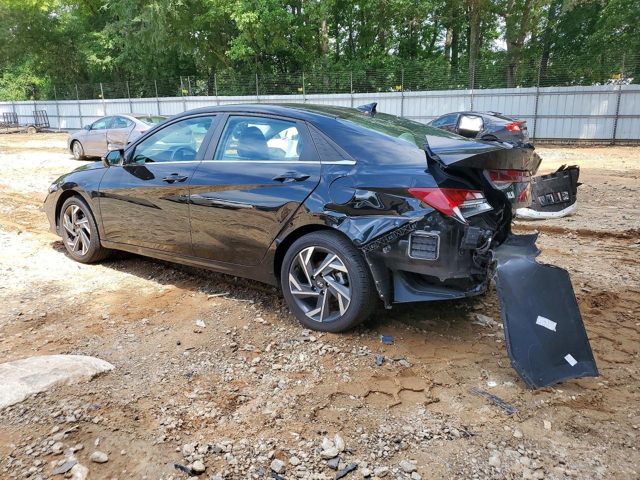 2024 Hyundai Elantra Limited - Image 2