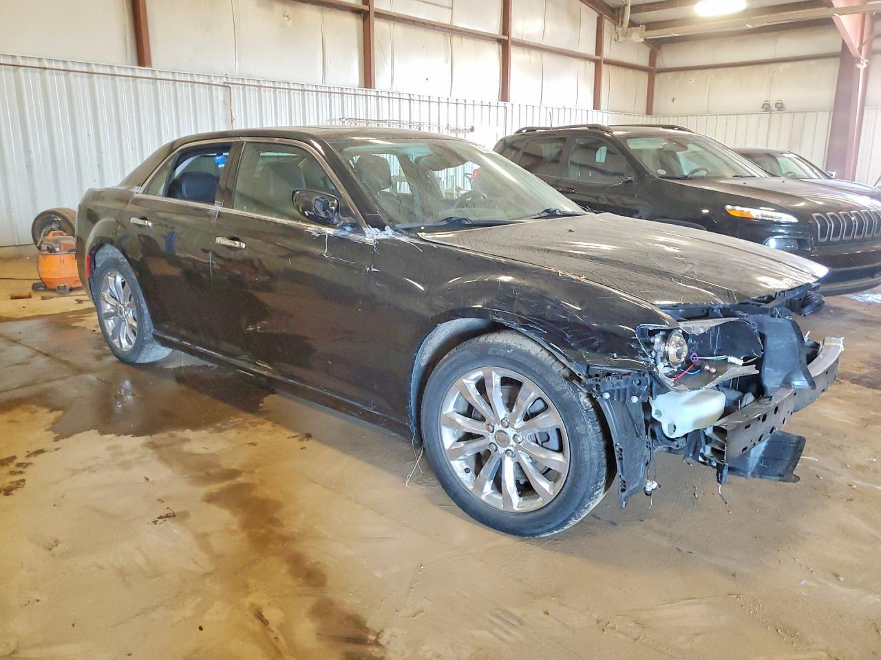2016 Chrysler 300C - Image 4