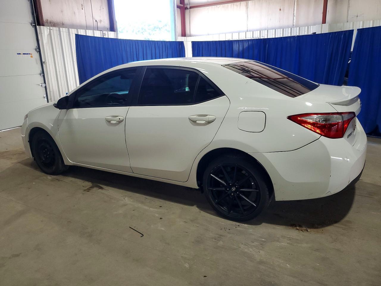 2016 Toyota Corolla S - Фото 2