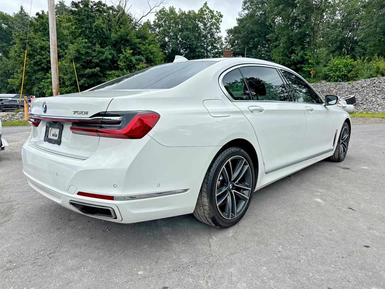 2021 BMW 750 Xi - Фото 3
