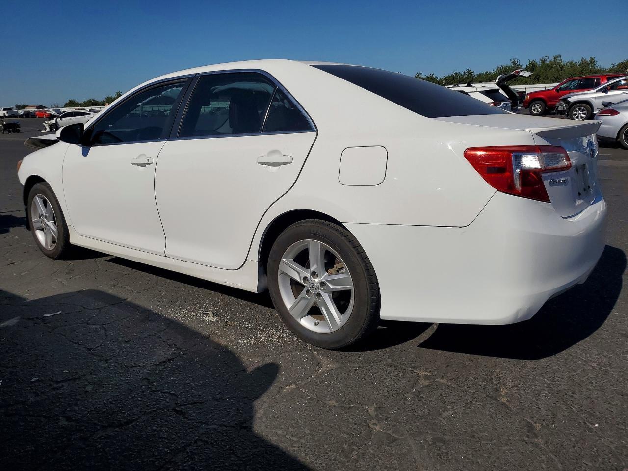 2013 Toyota Camry Se - Фото 2