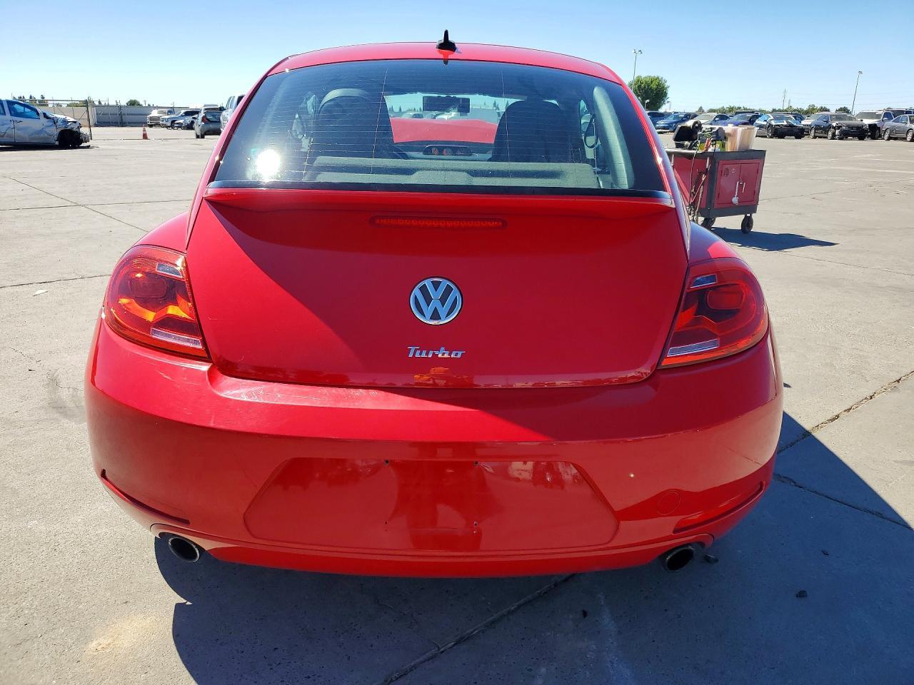 2012 Volkswagen Beetle Turbo - Фото 6