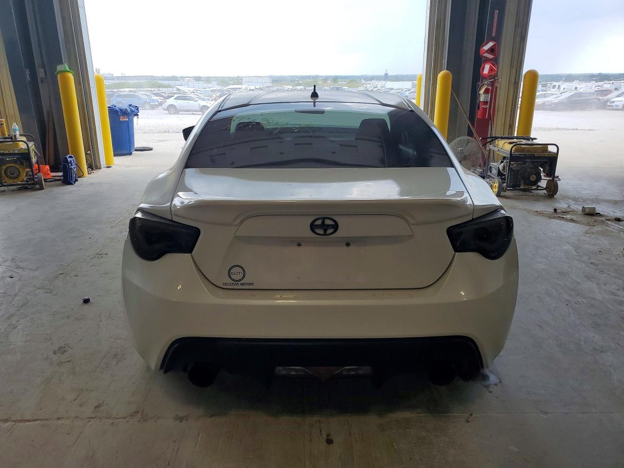 2014 Scion Scion - Image 6
