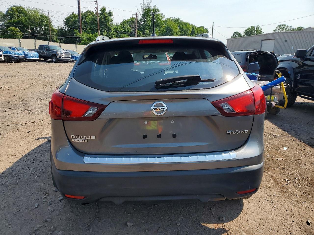 2017 Nissan Rogue Sport Sv - Image 6
